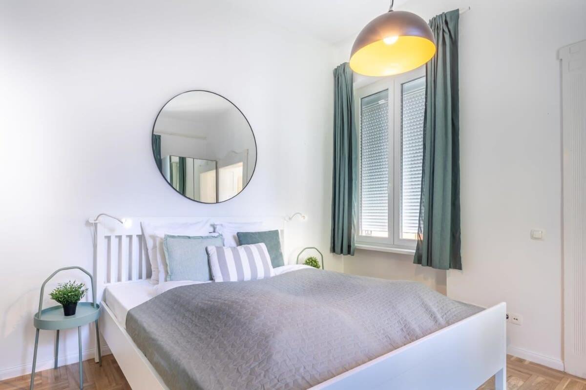 Lovely & Cozy Home With A C ブダペスト エクステリア 写真