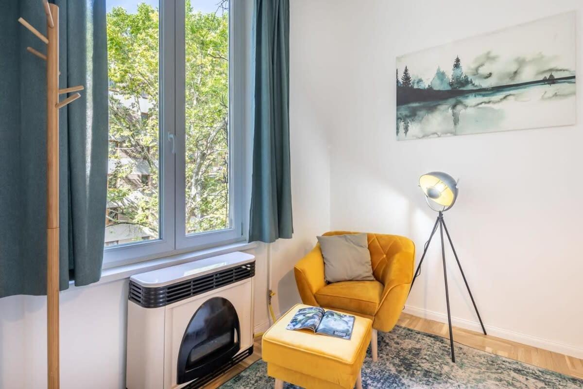 Lovely & Cozy Home With A C ブダペスト エクステリア 写真