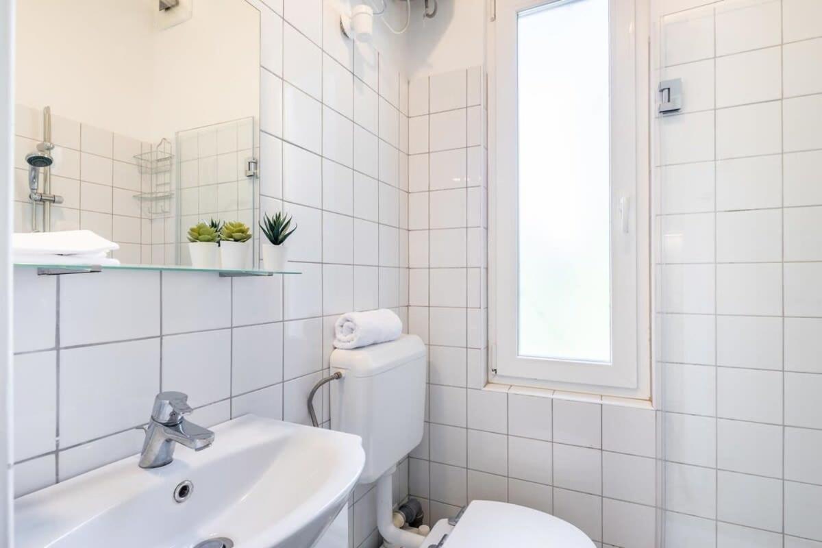 Lovely & Cozy Home With A C ブダペスト エクステリア 写真