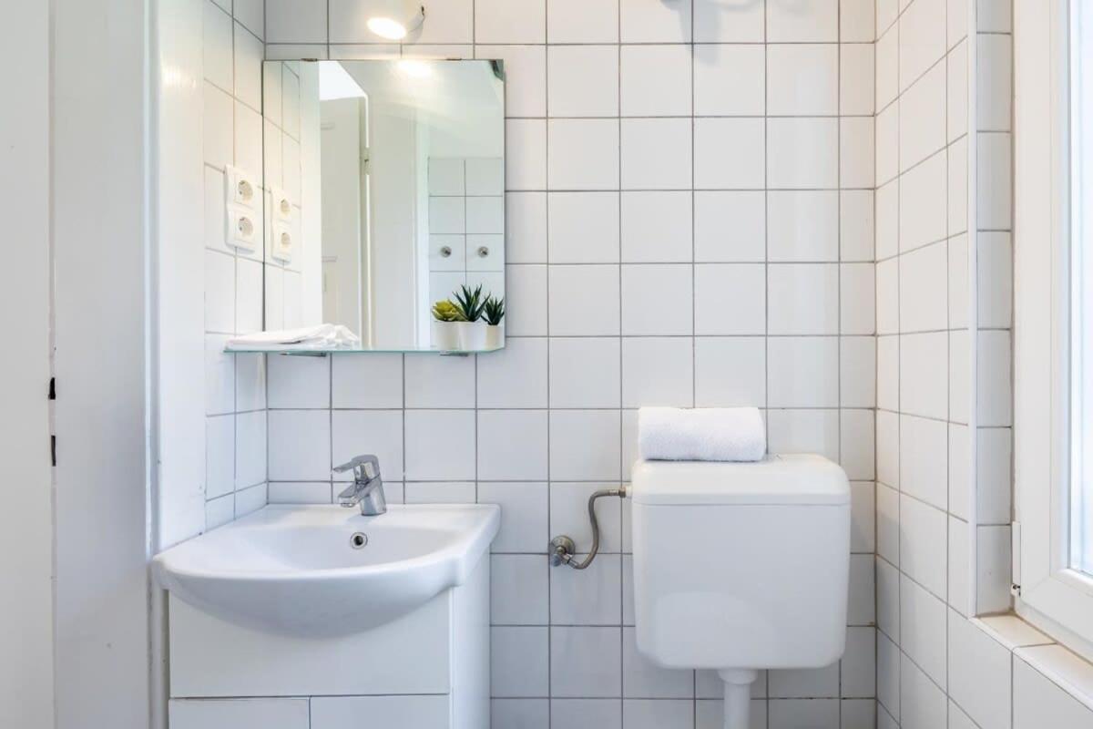 Lovely & Cozy Home With A C ブダペスト エクステリア 写真