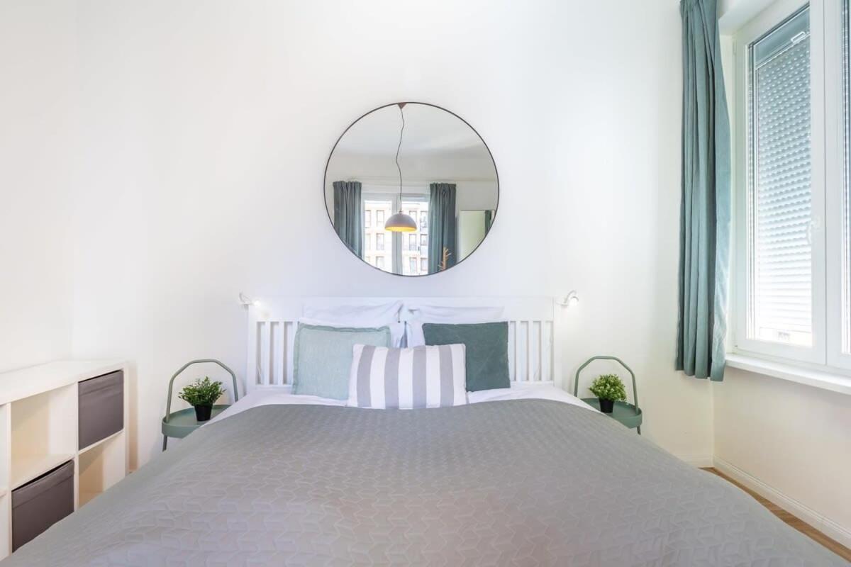 Lovely & Cozy Home With A C ブダペスト エクステリア 写真