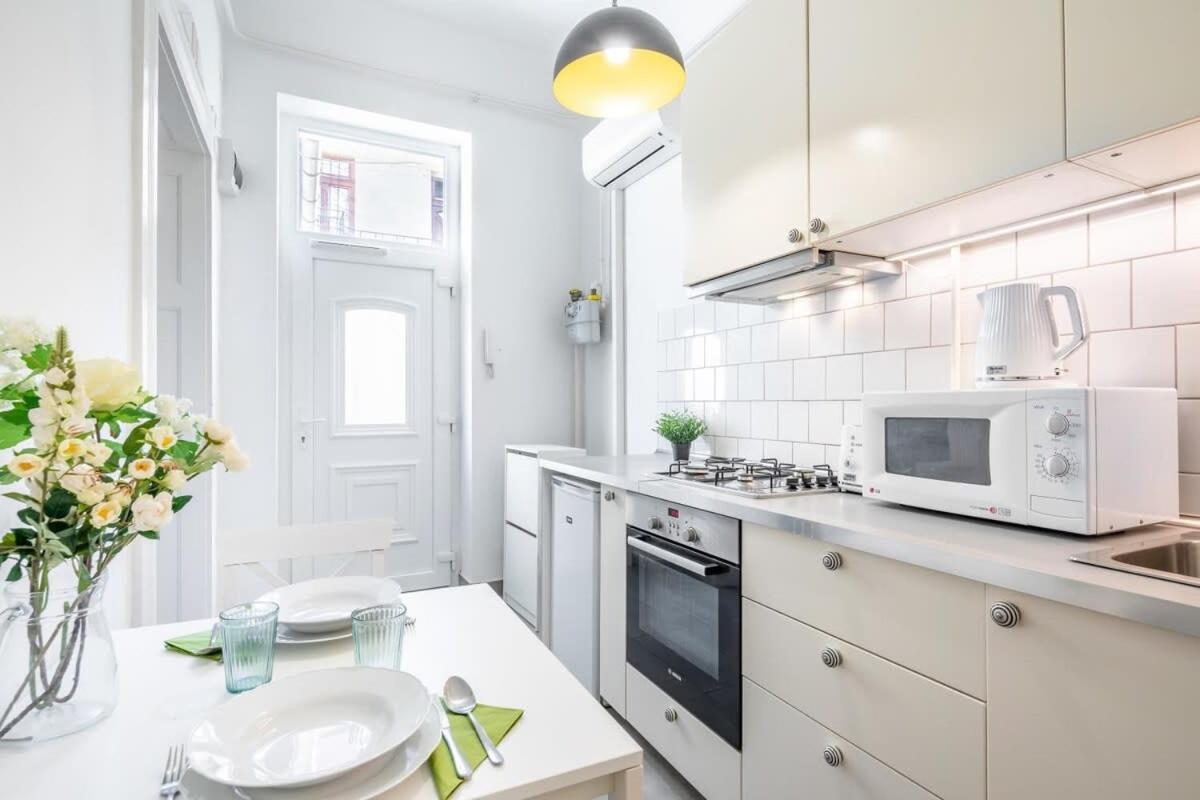 Lovely & Cozy Home With A C ブダペスト エクステリア 写真